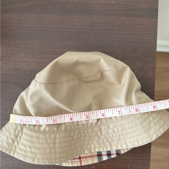 Reversible Burberry Bucket Hat Tan - Picture 5 of 5